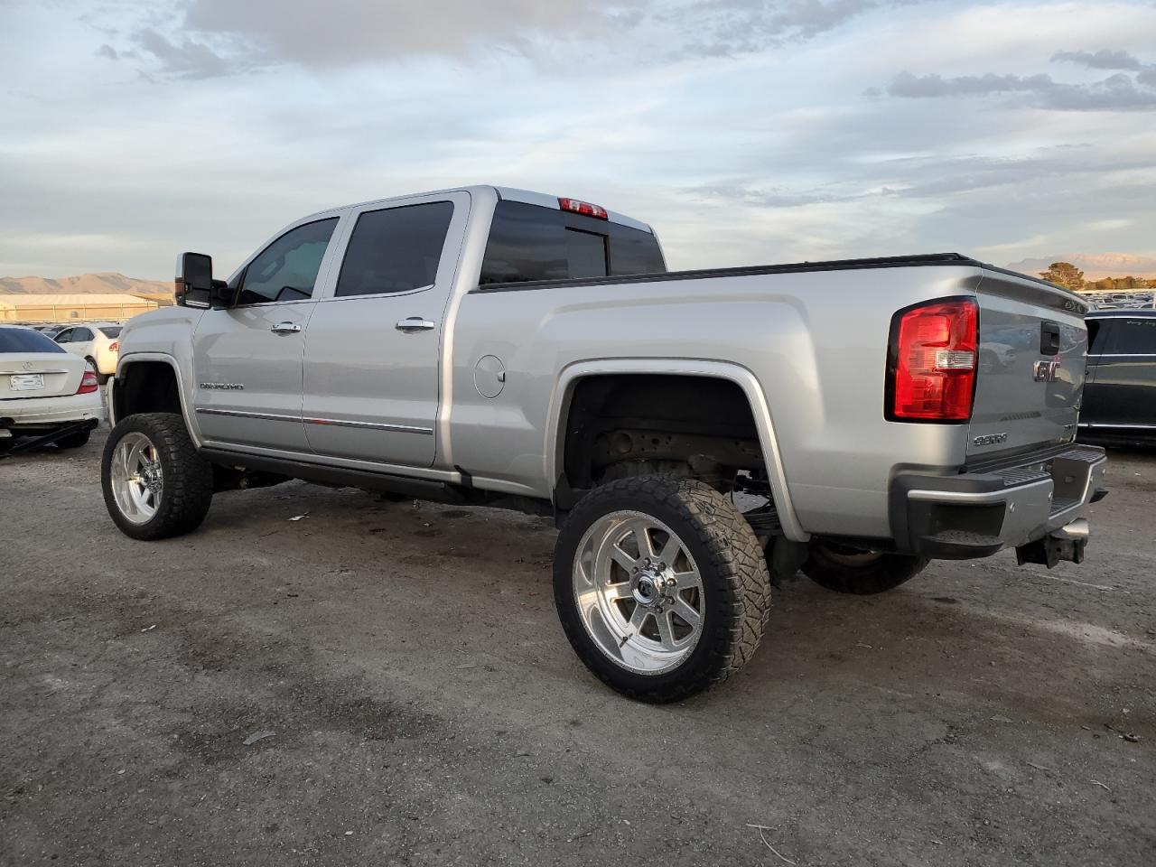 2019 GMC Sierra VIN 1GT12SEY2KF115109 Copart auction photo, front end / side damage thumbnail 2