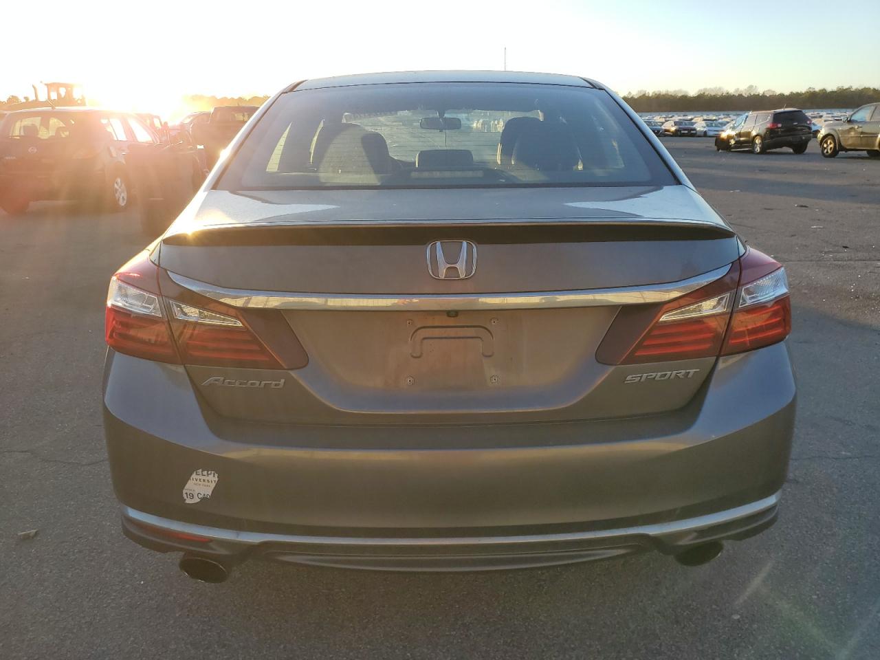 2017 Honda Accord VIN 1HGCR2F54HA107805 Copart auction photo, front end / minor dent/scratches damage thumbnail 6