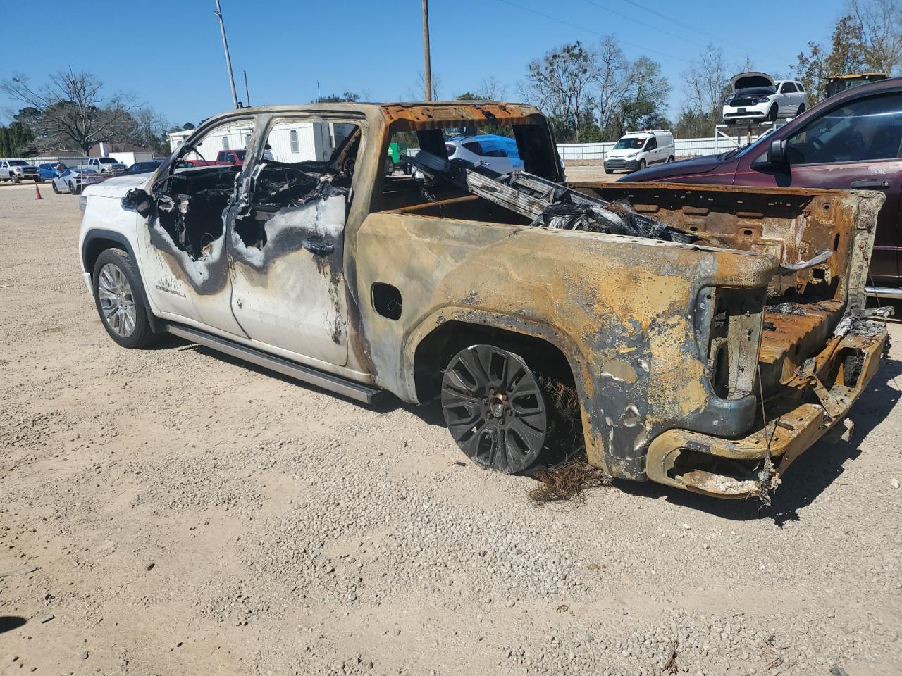 2022 GMC Sierra VIN 3GTU9FEL6NG177622 Copart auction photo, burn damage thumbnail 2