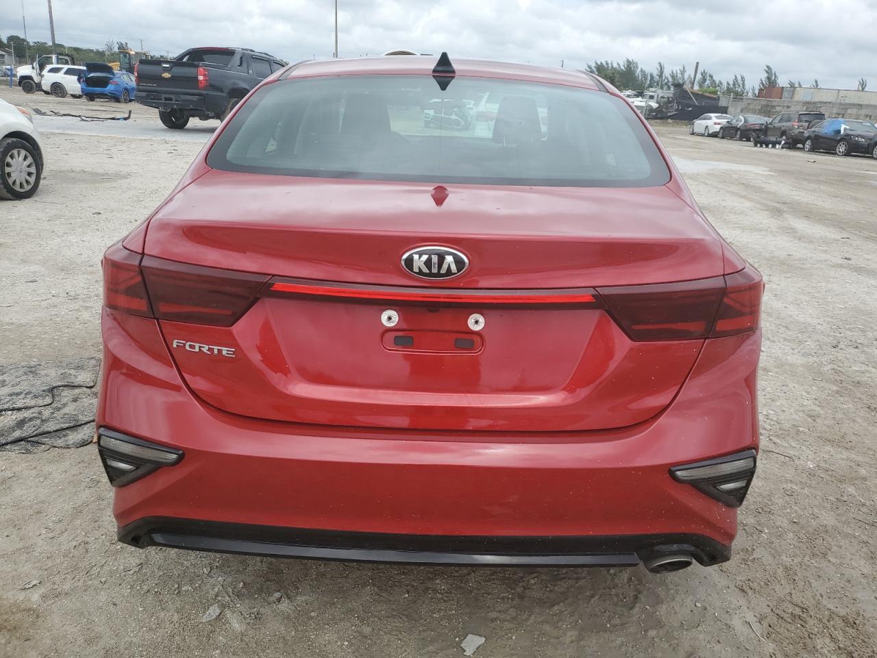 2021 KIA Forte VIN 3KPF24AD9ME285467 Copart auction photo, side / minor dent/scratches damage thumbnail 6