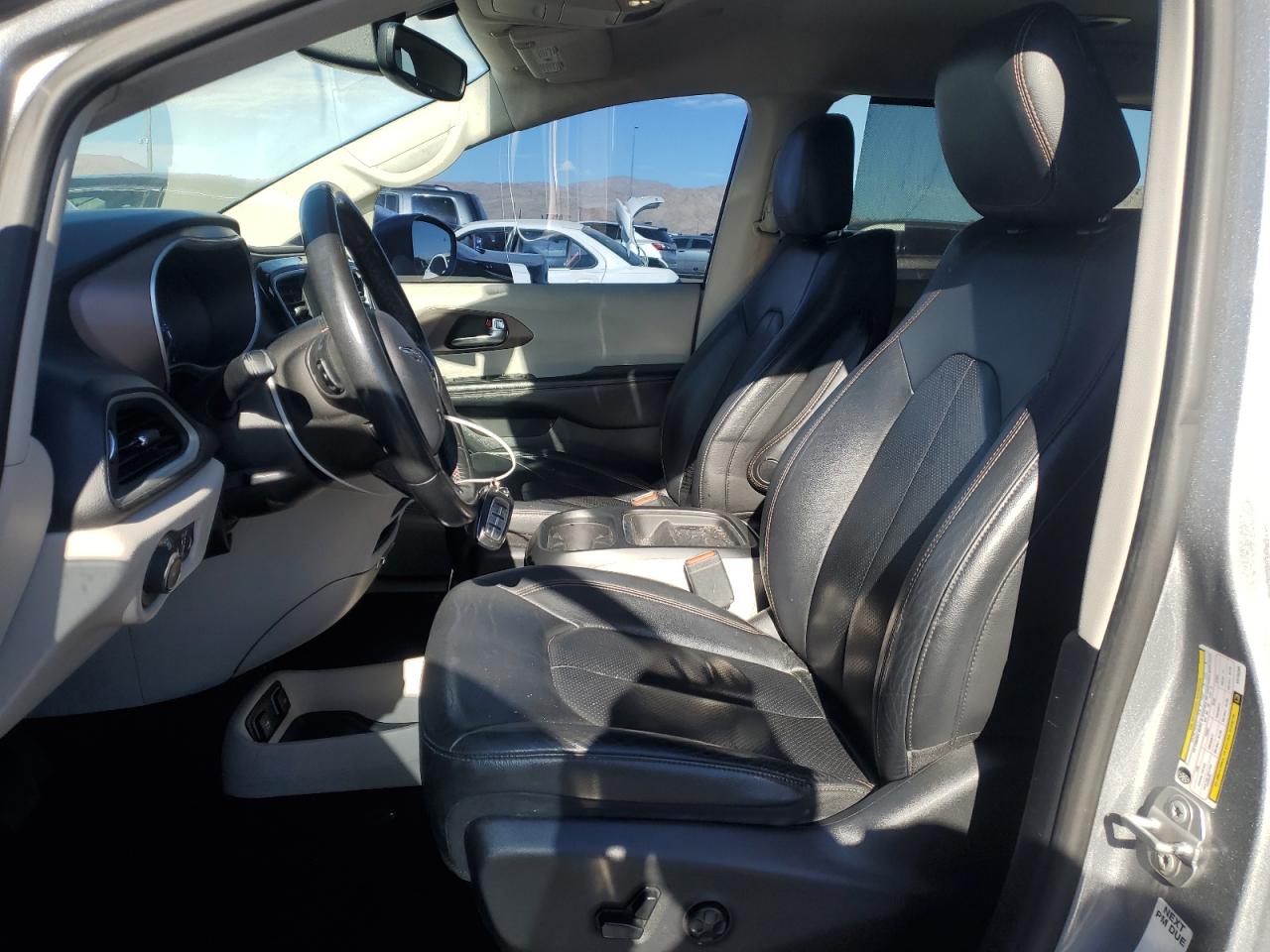 2019 Chrysler Pacifica VIN 2C4RC1BG1KR732399 Copart auction photo, minor dent/scratches damage thumbnail 7