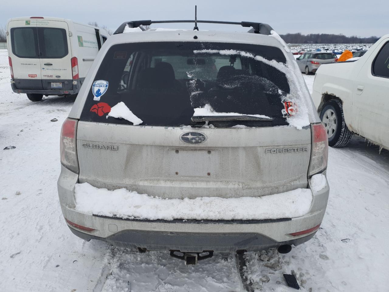 2009 Subaru Forester VIN JF2SH63699H723107 Copart auction photo, side / front end damage thumbnail 6