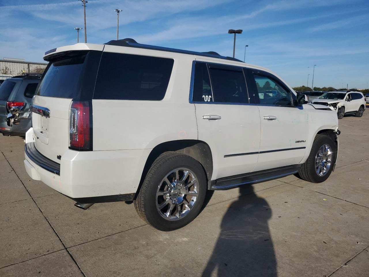 2017 GMC Yukon VIN 1GKS2CKJ5HR260657 Copart auction photo, front end / minor dent/scratches damage thumbnail 3