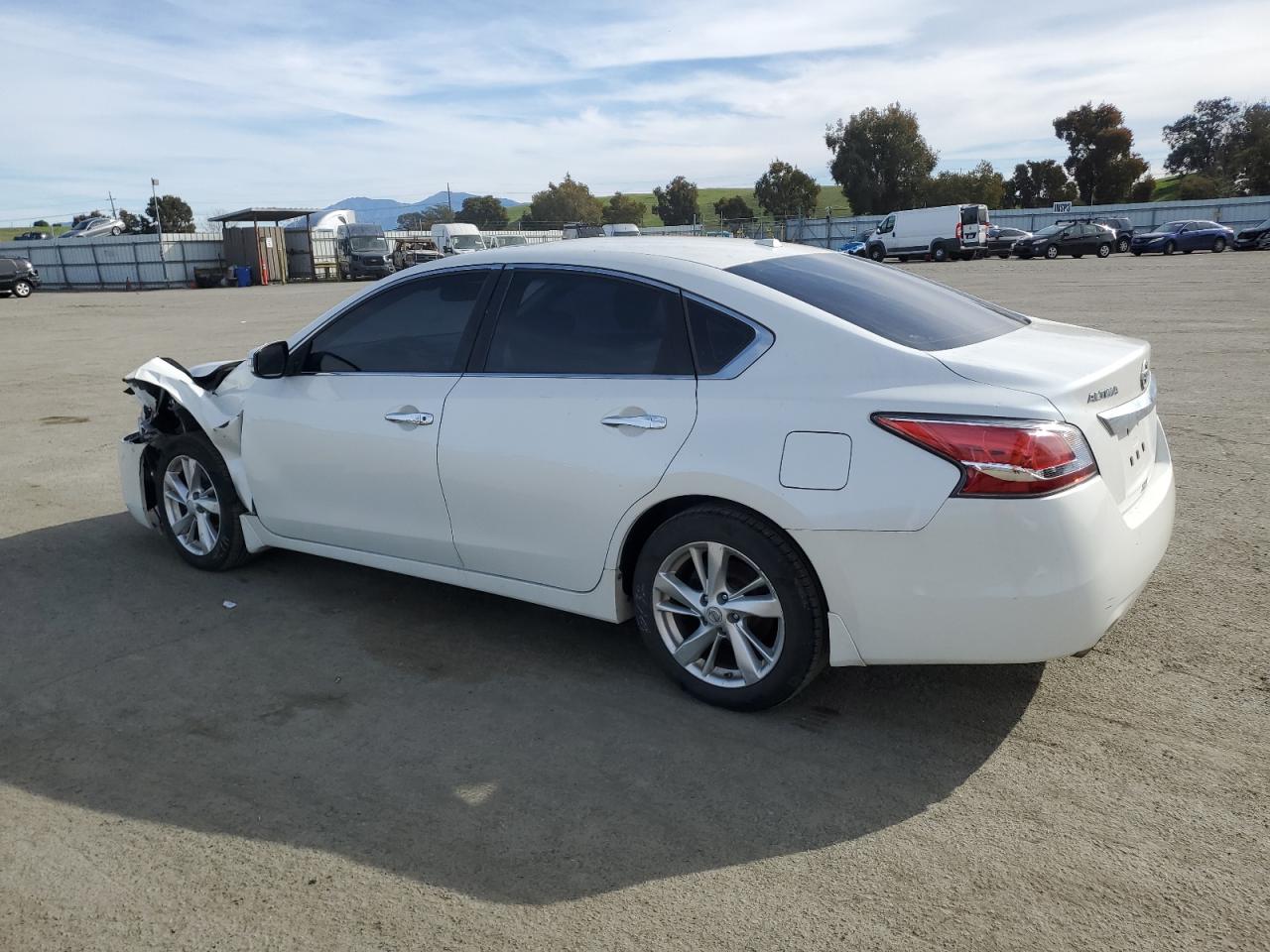 2015 Nissan Altima VIN 1N4AL3AP6FC253197 Copart auction photo, front end damage thumbnail 2