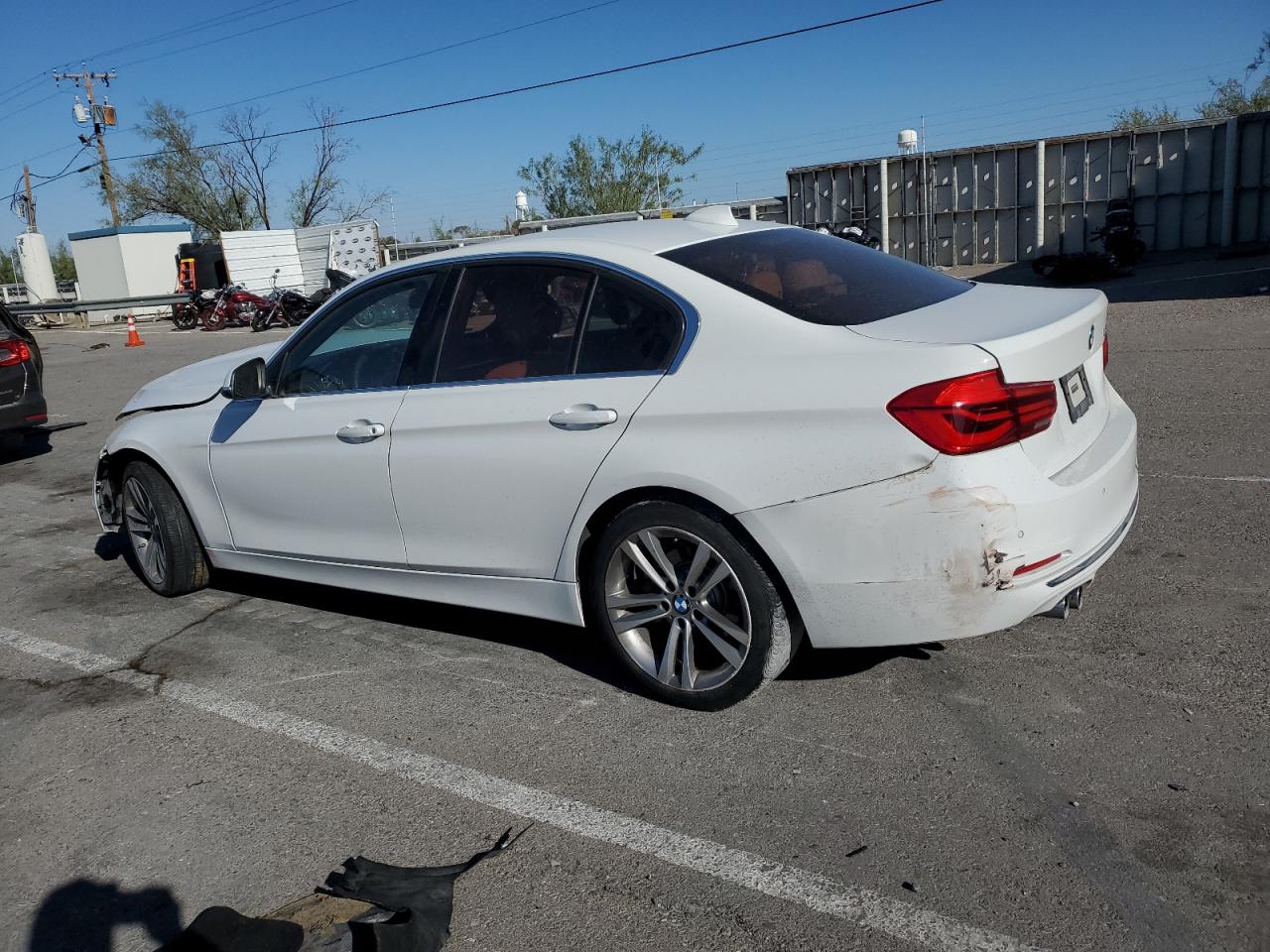 2017 BMW 3er VIN WBA8B9G58HNU09359 Copart auction photo, front end damage thumbnail 2