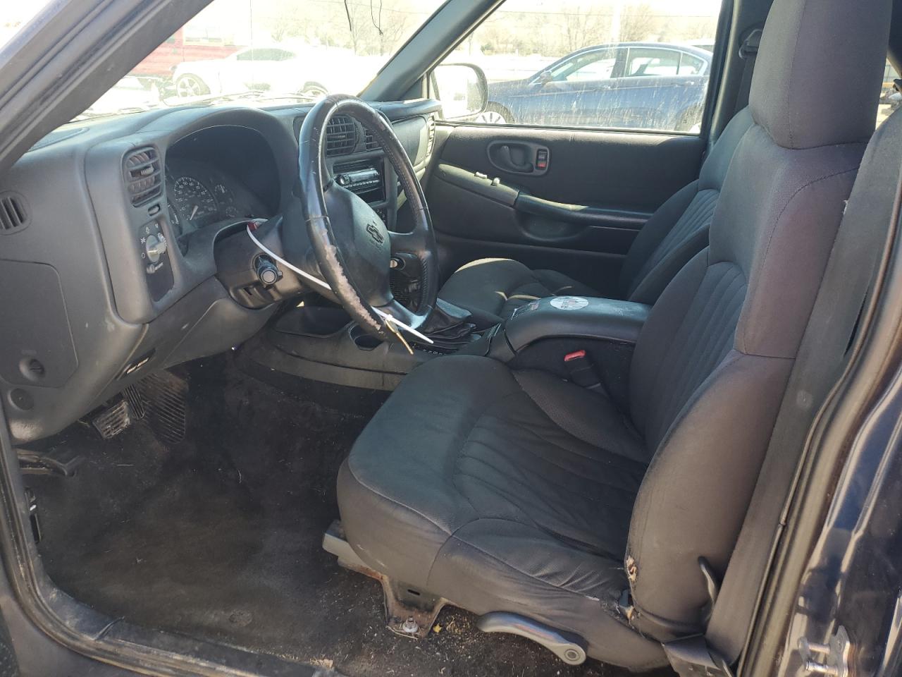 2004 Chevrolet Blazer VIN 1GNCS18X44K153402 Copart auction photo, front end damage thumbnail 7