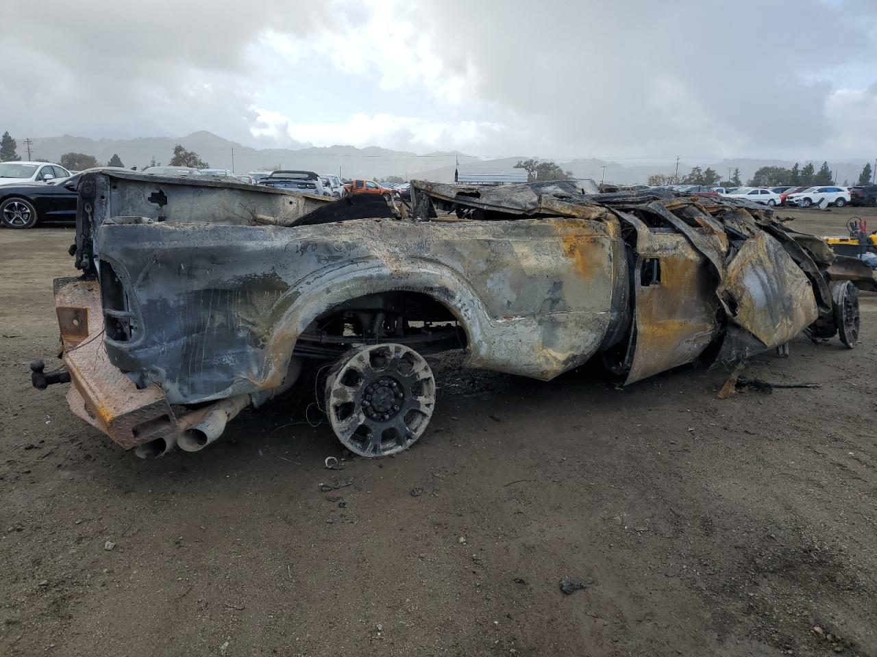 2015 Ford F250 VIN 1FT7W2BT2FEC23247 Copart auction photo, burn damage thumbnail 3