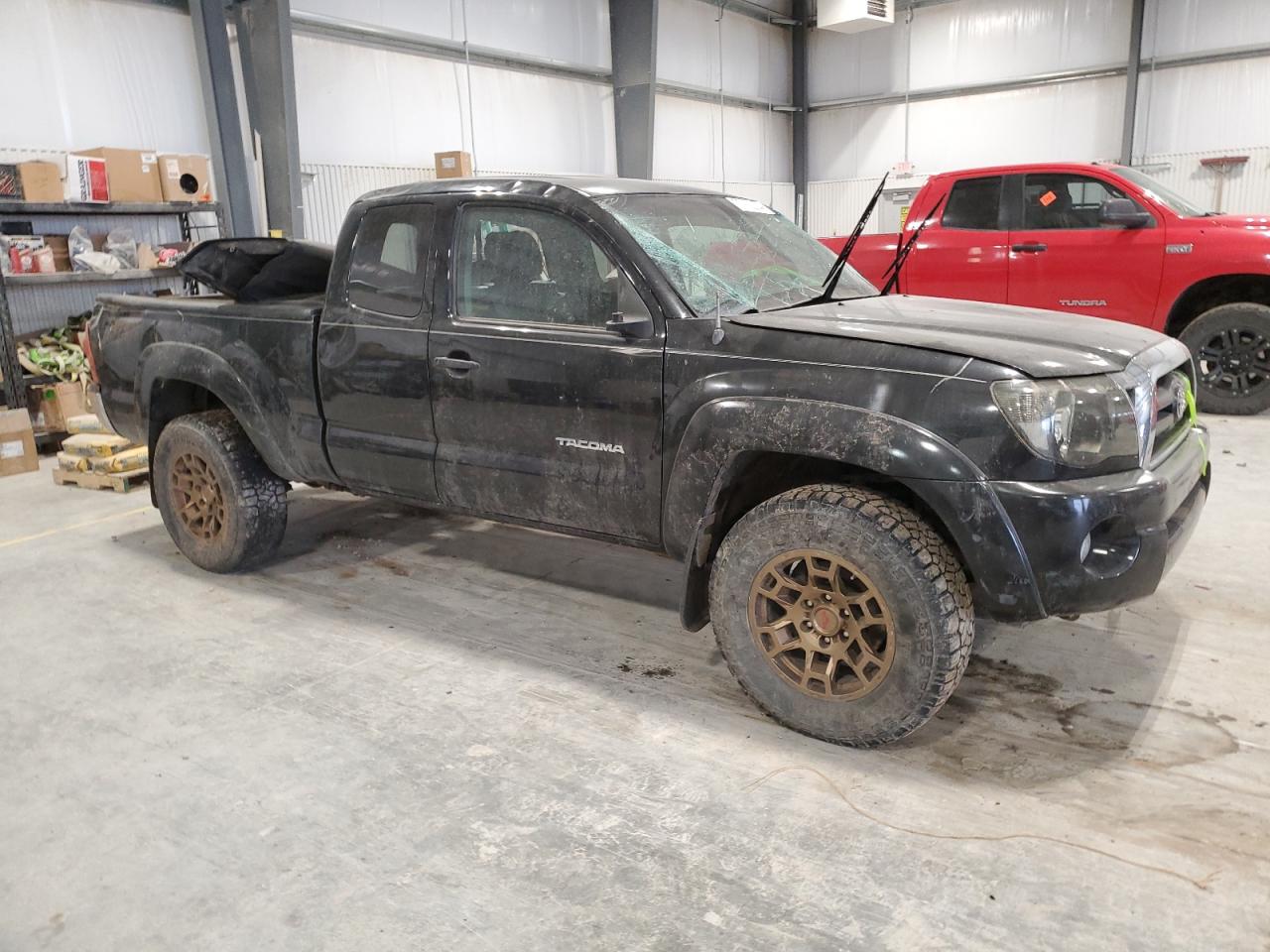 2007 Toyota Tacoma VIN 5TEUU42N27Z402778 Copart auction photo, all over damage thumbnail 4