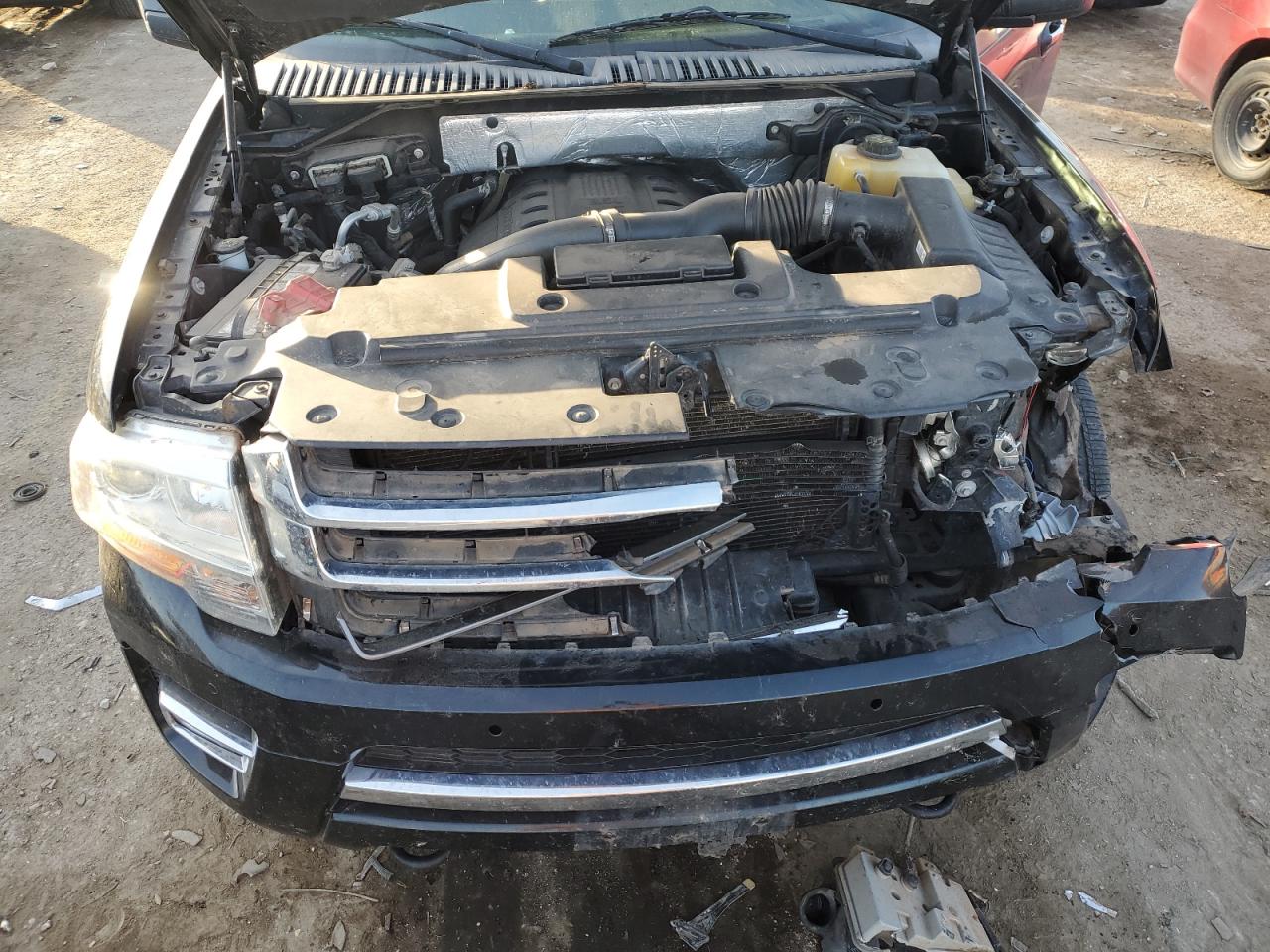 2015 Ford Expedition VIN 1FMJU2AT8FEF31872 Copart auction photo, front end / side damage thumbnail 12
