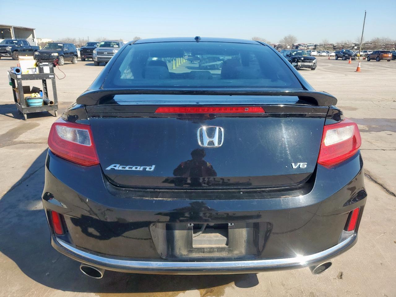 2013 Honda Accord VIN 1HGCT2B82DA000358 Copart auction photo, front end / side damage thumbnail 6