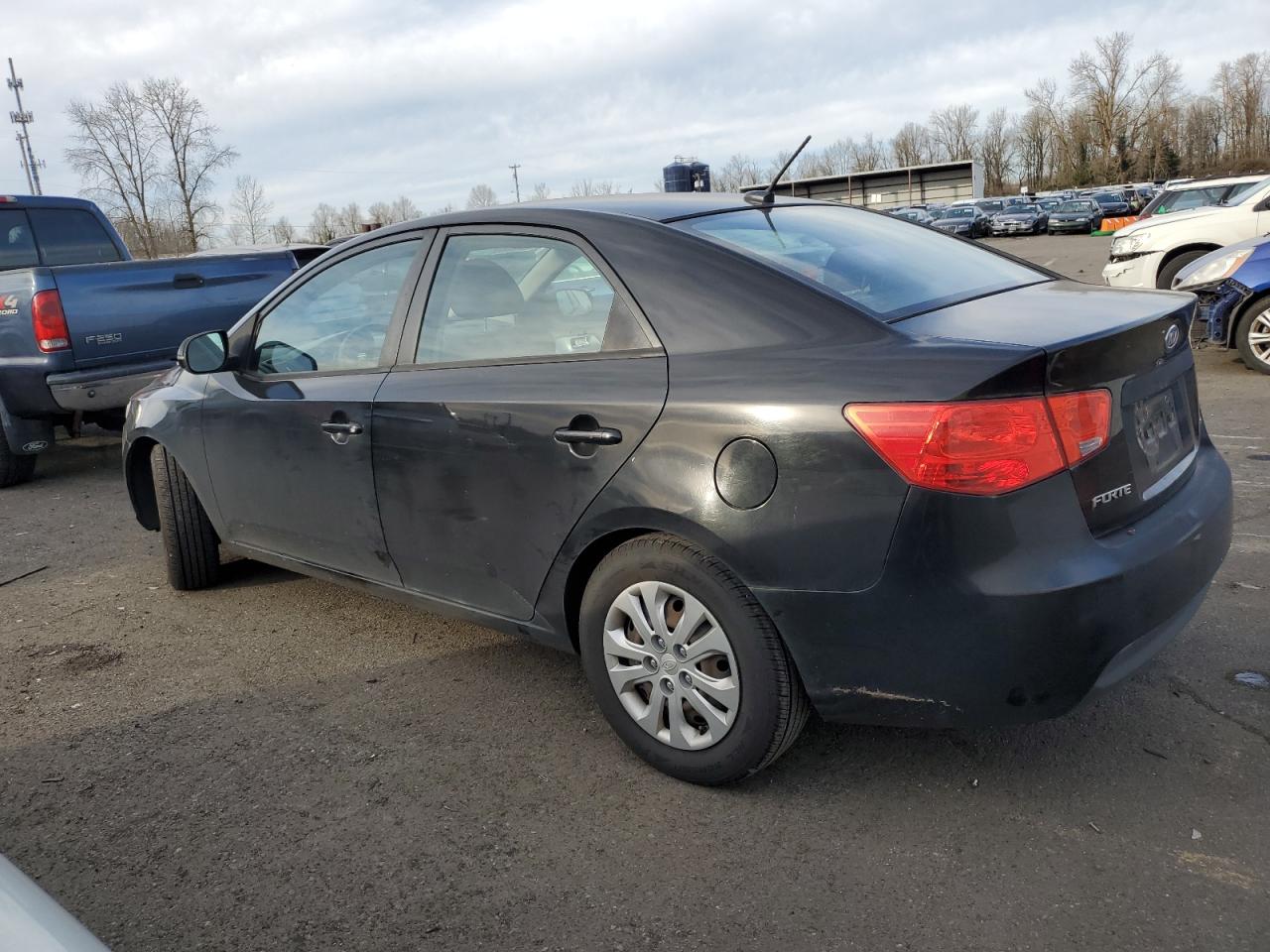 2013 KIA Forte VIN KNAFU4A20D5676282 Copart auction photo, side damage thumbnail 2