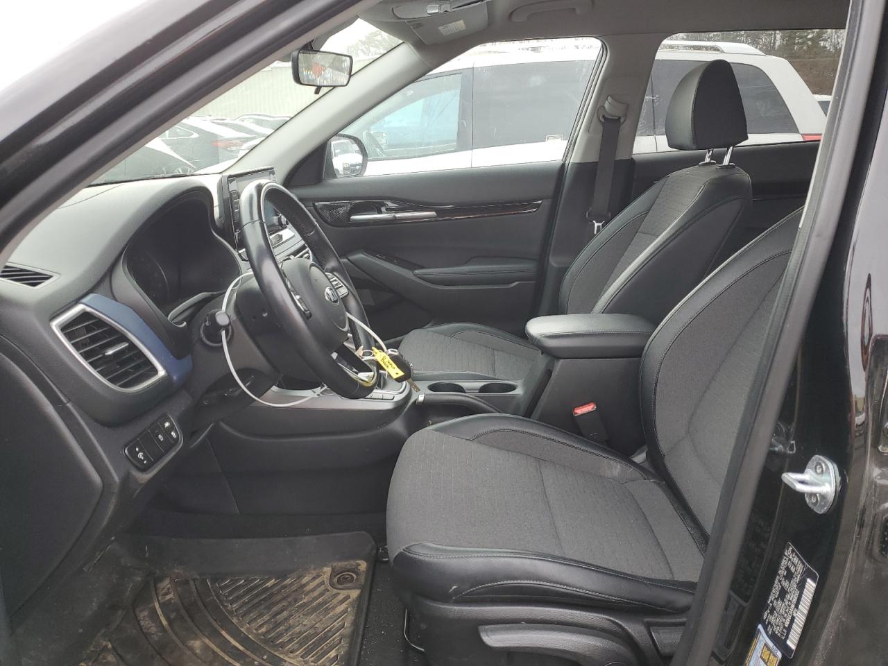 2021 KIA Seltos VIN KNDEUCAAXM7068502 Copart auction photo, side / minor dent/scratches damage thumbnail 7