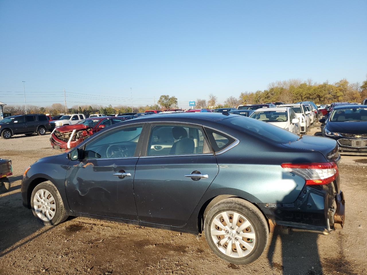 2015 Nissan Sentra VIN 3N1AB7AP8FY218160 Copart auction photo, rear end / side damage thumbnail 2
