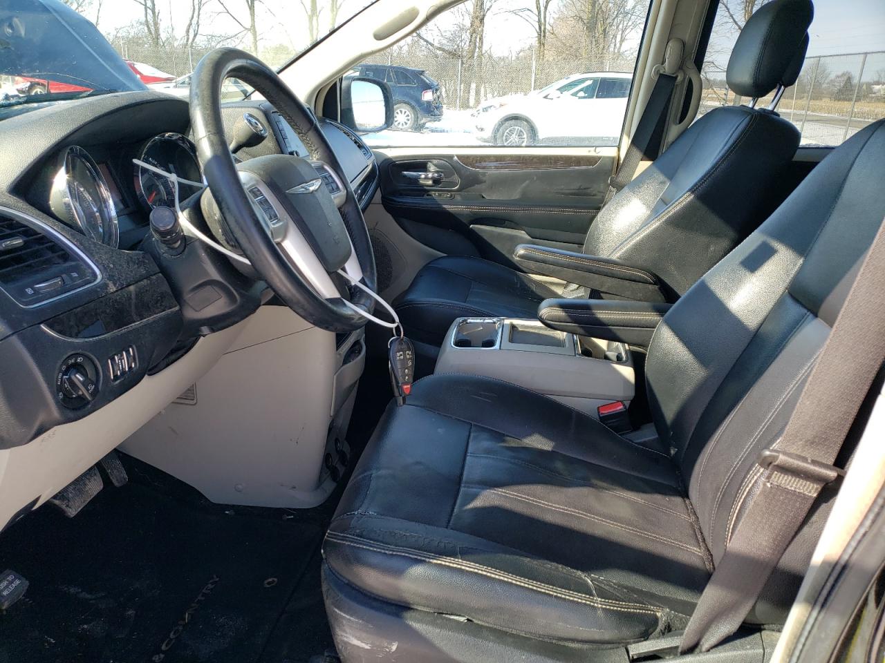 2016 Chrysler Town & Country VIN 2C4RC1BG0GR165707 Copart auction photo, front end / side damage thumbnail 7