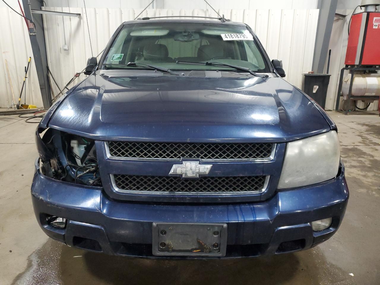 2008 Chevrolet TrailBlazer VIN 1GNDT13S982213824 Copart auction photo, front end damage thumbnail 5