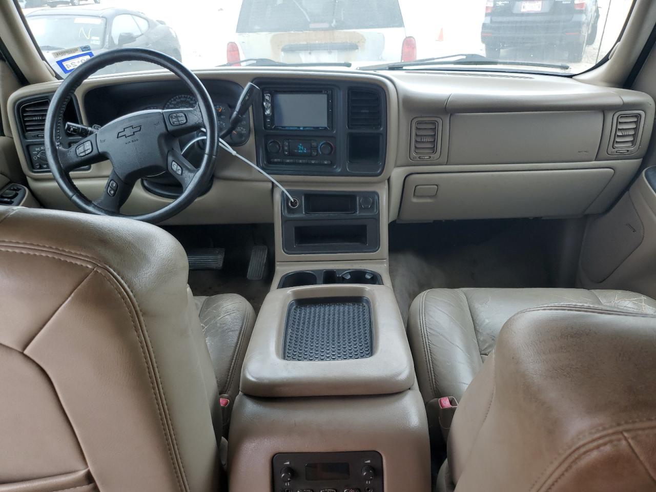 2005 Chevrolet Suburban VIN 3GNEC16Z75G146317 Copart auction photo, mechanical / minor dent/scratches damage thumbnail 8