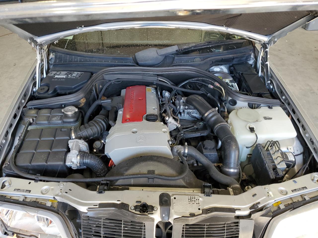 2000 Mercedes-Benz C-klasse VIN WDBHA24G8YA838929 Copart auction photo, front end damage thumbnail 12