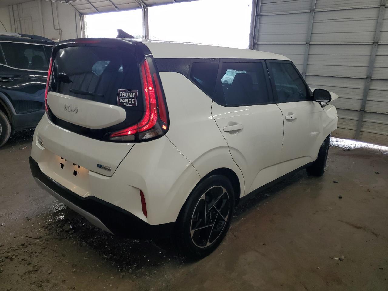 2023 KIA Soul VIN KNDJ33AUXP7893181 Copart auction photo, front end / undercarriage damage thumbnail 3