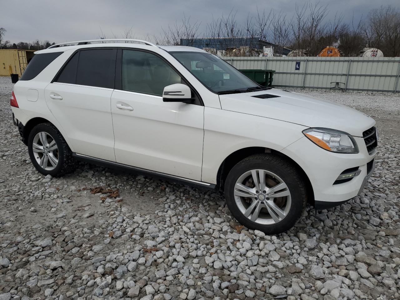 2015 Mercedes-Benz M-klasse VIN 4JGDA5HBXFA521114 Copart auction photo, rear end damage thumbnail 4
