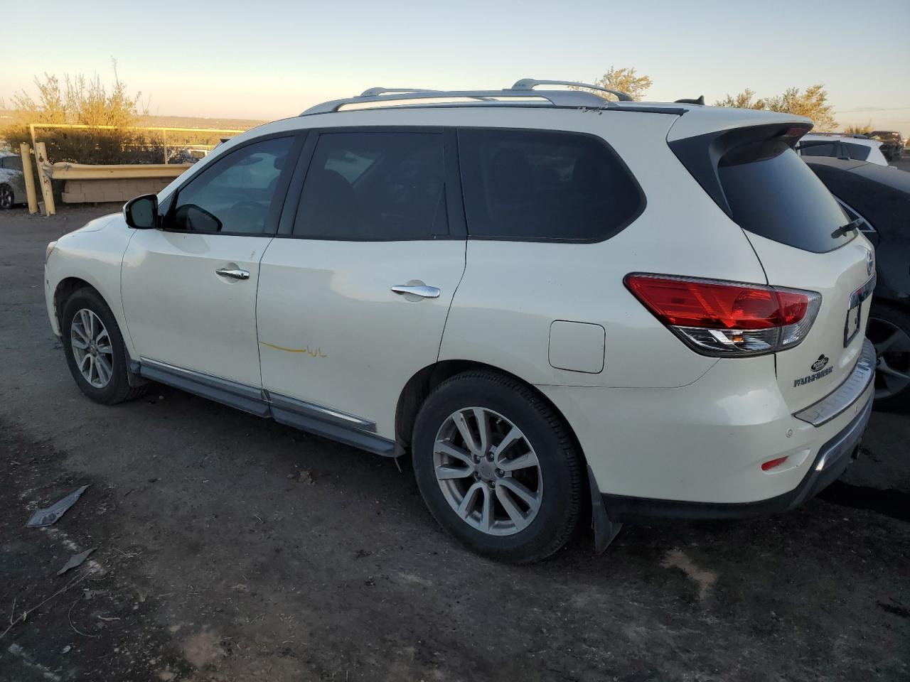 2015 Nissan Pathfinder VIN 5N1AR2MM4FC713909 Copart auction photo, water/flood damage thumbnail 2