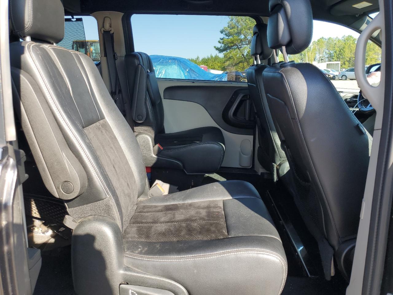 2016 Dodge Caravan VIN 2C4RDGCG7GR364283 Copart auction photo, all over damage thumbnail 12
