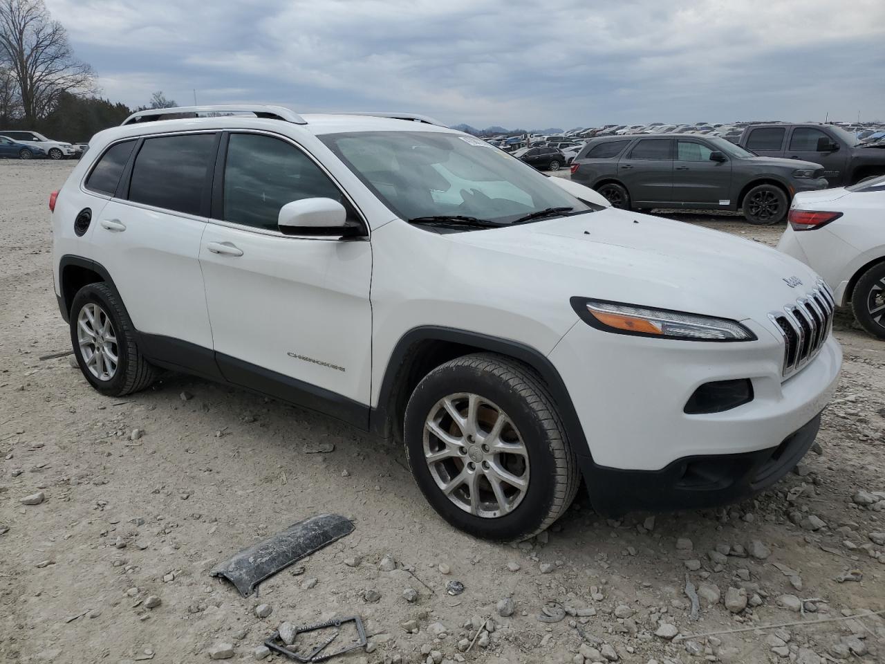 2017 Jeep Grand Cherokee VIN 1C4PJLCB6HW534302 Copart auction photo, minor dent/scratches damage thumbnail 4