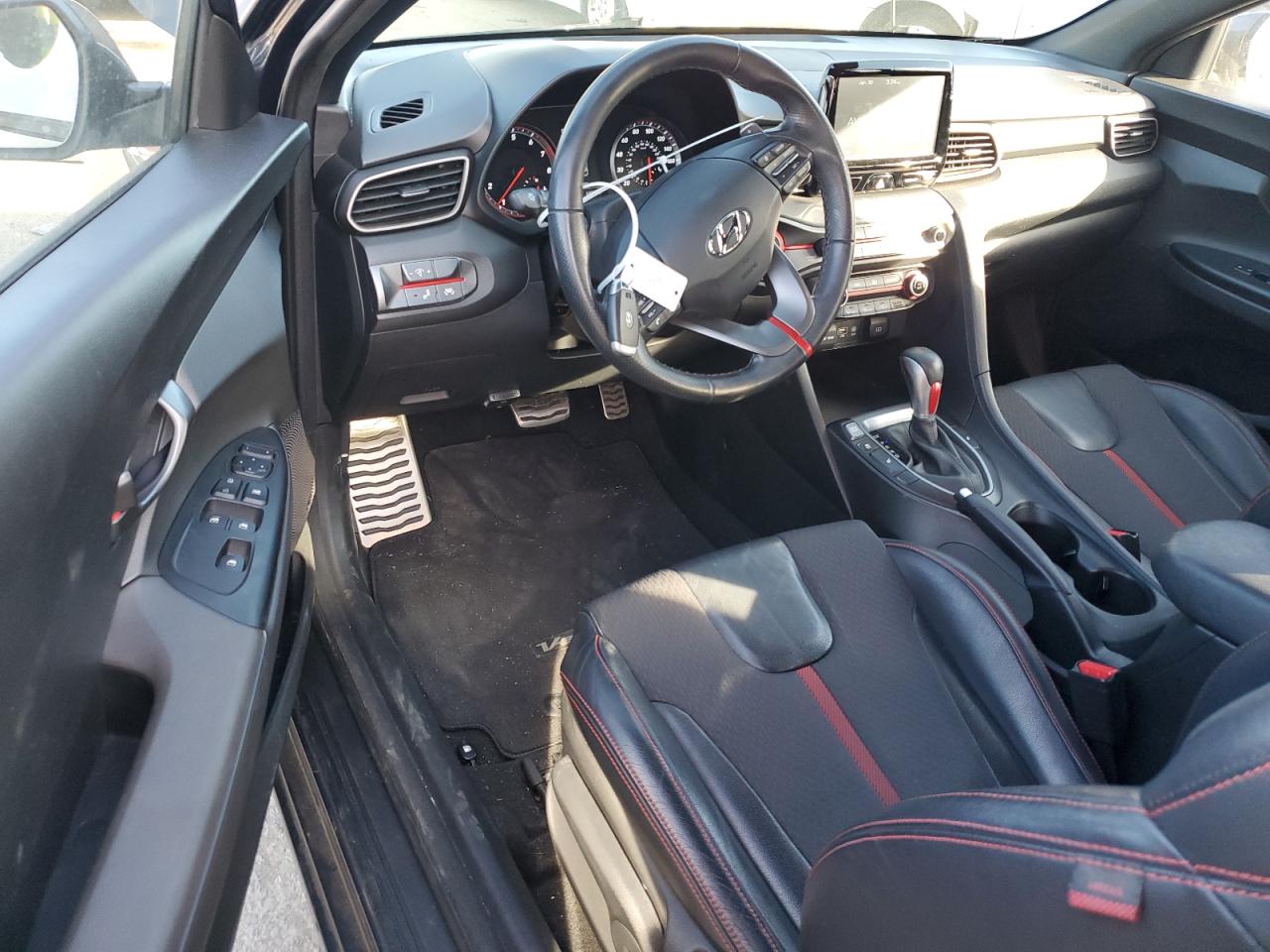 2019 Hyundai Veloster VIN KMHTH6AB0KU009779 Copart auction photo, rear end / side damage thumbnail 8