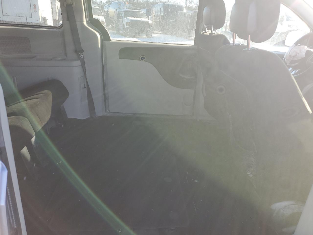 2015 Dodge Caravan VIN 2C4RDGBG8FR711426 Copart auction photo, front end / minor dent/scratches damage thumbnail 11