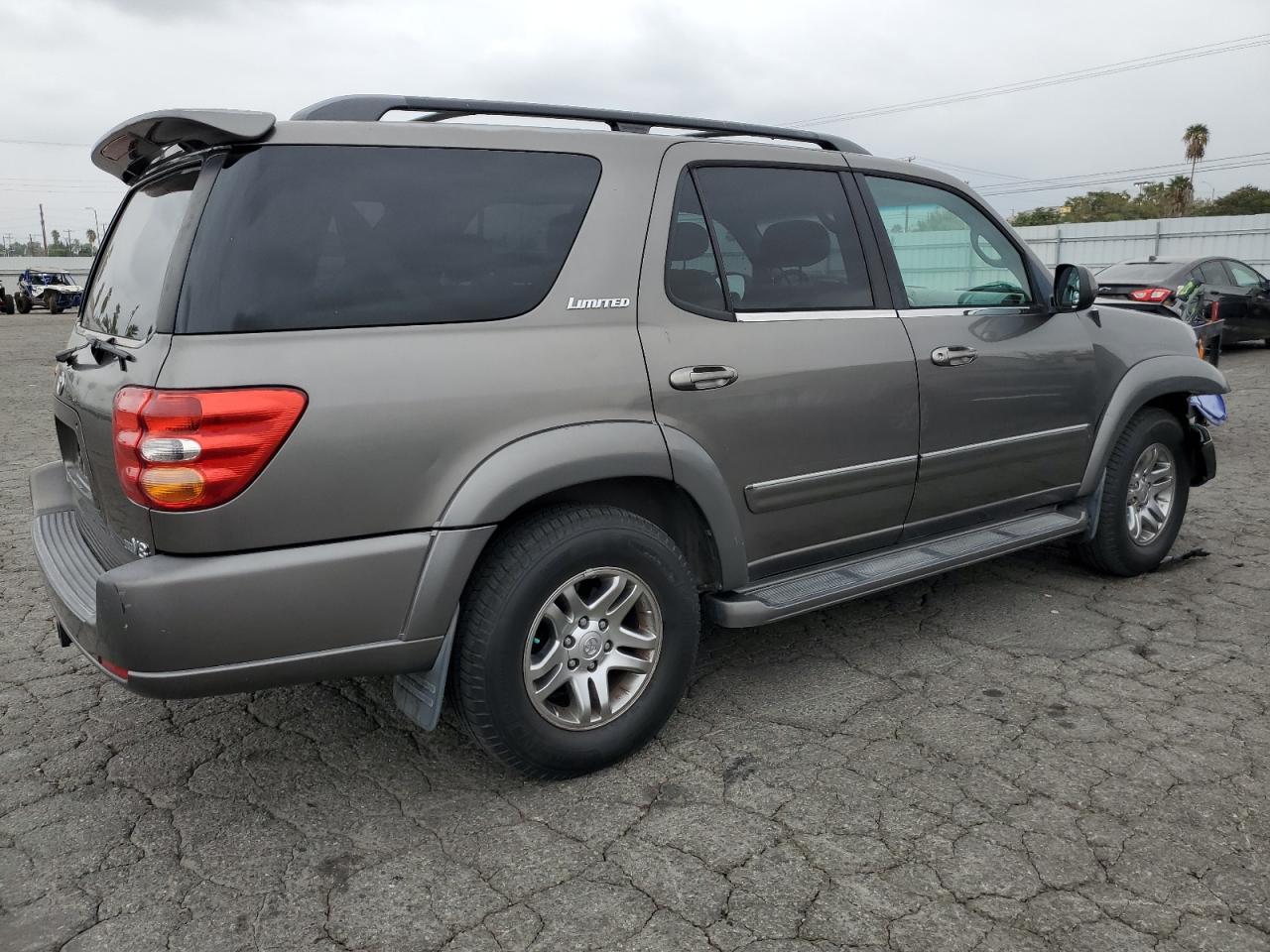 2004 Toyota Sequoia VIN 5TDZT38A04S220142 Copart auction photo, front end damage thumbnail 3