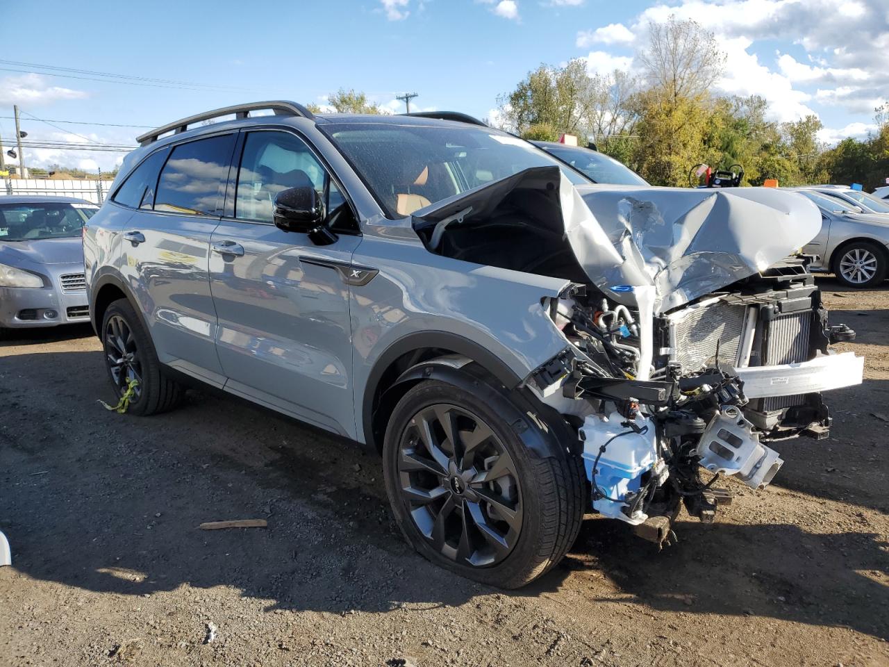 2023 KIA Sorento VIN 5XYRKDLF0PG243305 Copart auction photo, front end / side damage thumbnail 4