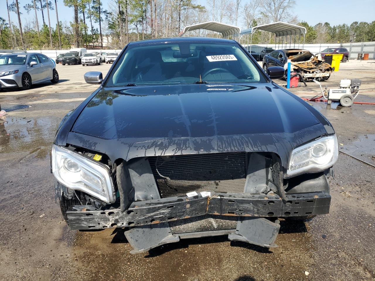 2015 Chrysler 300 VIN 2C3CCAAG8FH931618 Copart auction photo, front end damage thumbnail 5