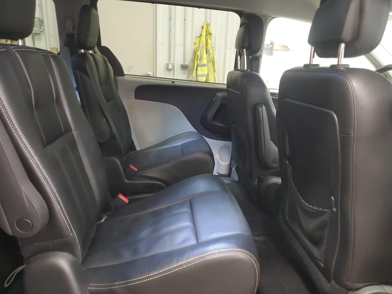 2015 Chrysler Town & Country VIN 2C4RC1BG0FR662383 Copart auction photo, front end / side damage thumbnail 11