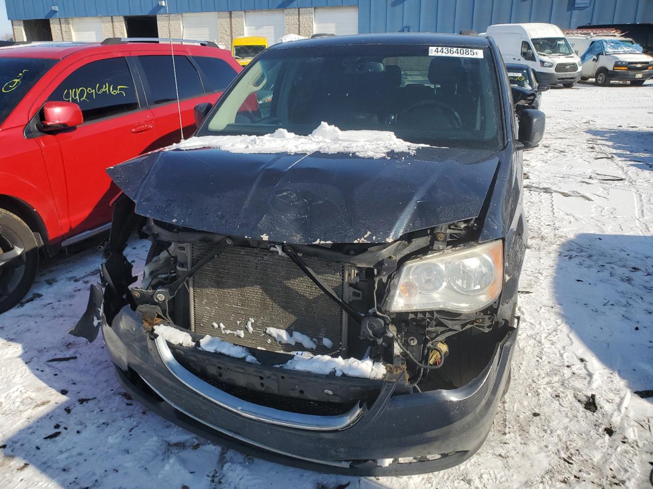 2014 Chrysler Town & Country VIN 2C4RC1BG1ER112138 Copart auction photo, front end damage thumbnail 5