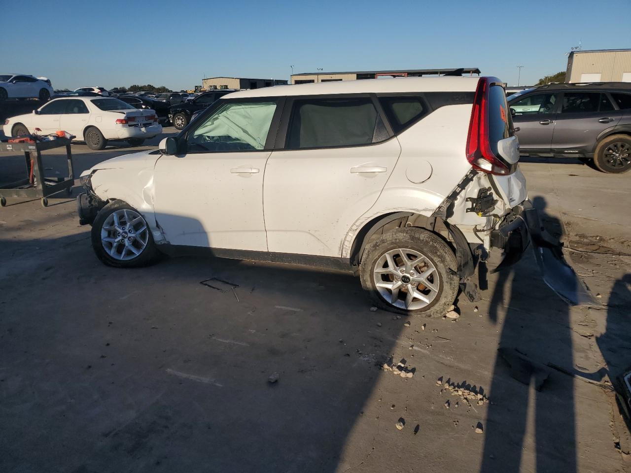 2021 KIA Soul VIN KNDJ23AU1M7137060 Copart auction photo, all over / minor dent/scratches damage thumbnail 2