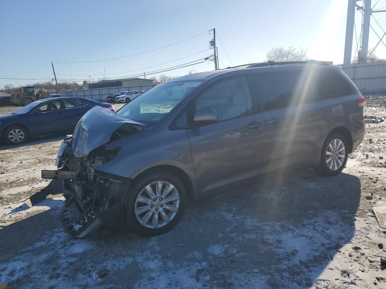 2011 Toyota Sienna VIN 5TDJK3DC1BS018897