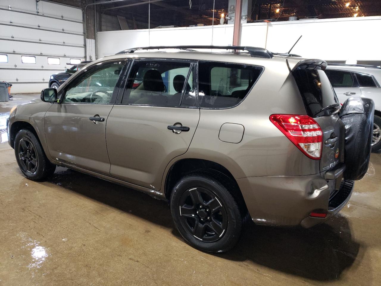 2010 Toyota RAV 4 VIN JTMBF4DV1A5027510 Copart auction photo, front end / rear end damage thumbnail 2