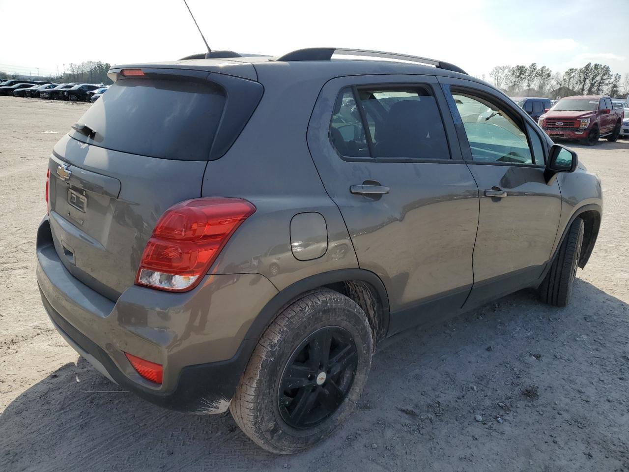 2021 Chevrolet Trax VIN KL7CJLSB6MB325933 Copart auction photo, water/flood / minor dent/scratches damage thumbnail 3