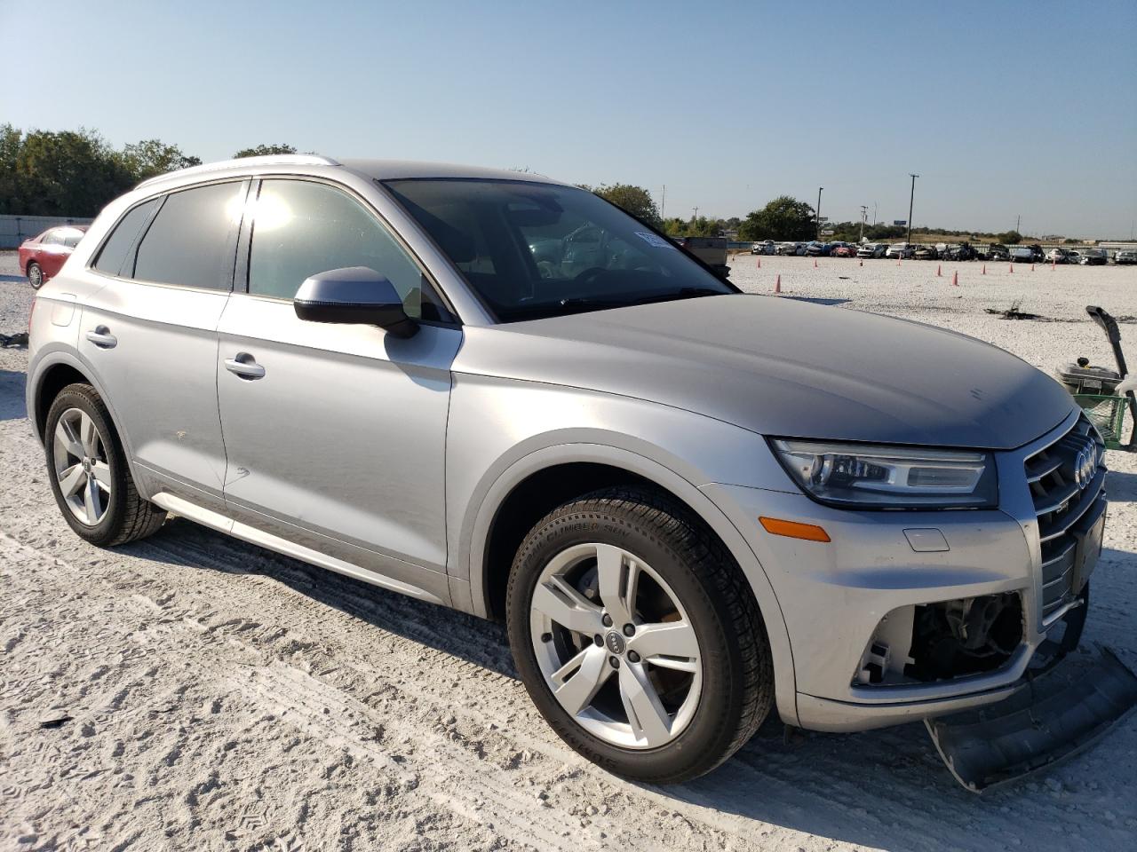 2018 Audi Q5 VIN WA1ANAFY4J2085806 Copart auction photo, front end damage thumbnail 4