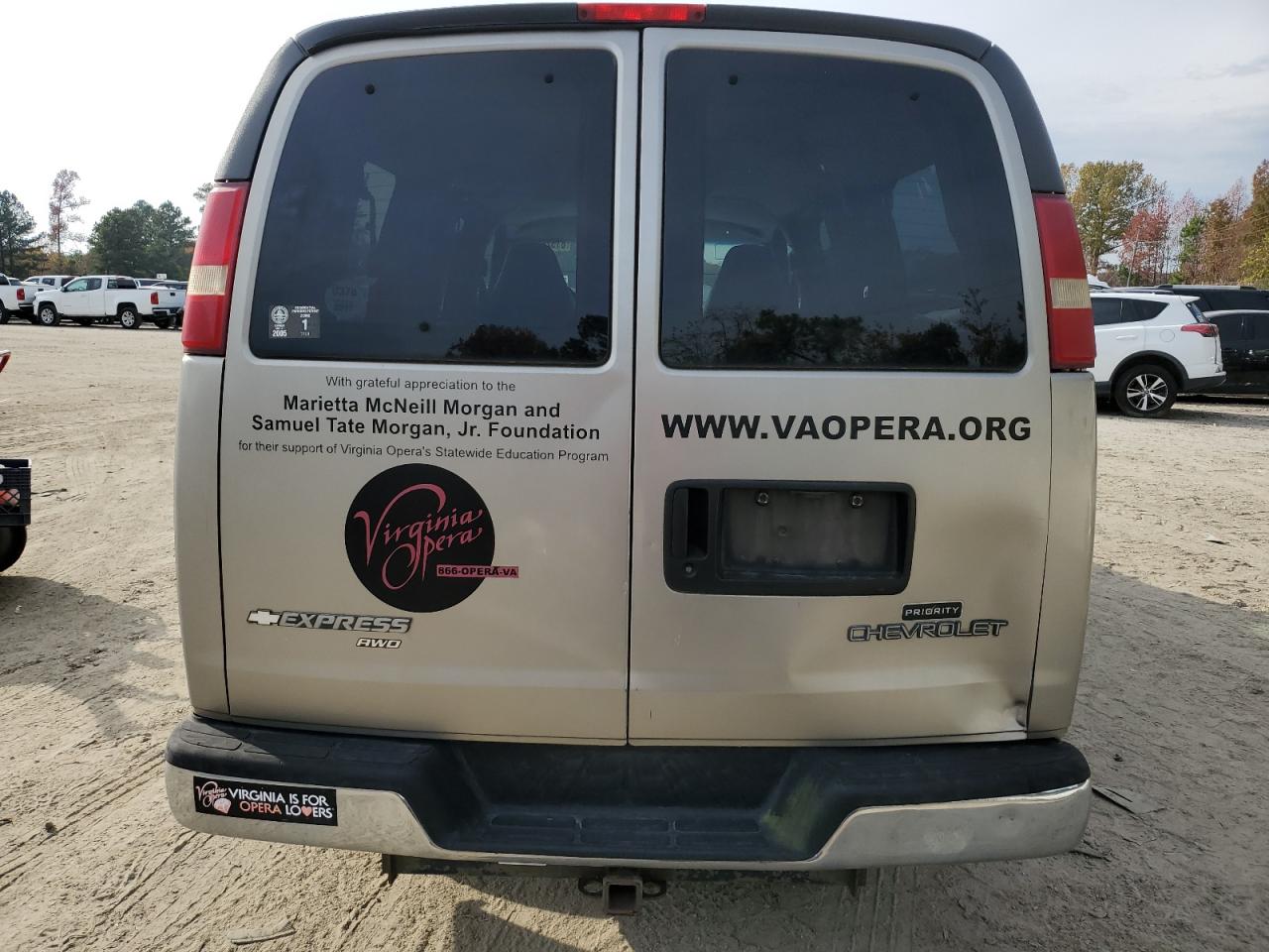 2004 Chevrolet Express VIN 1GNFH15T541140063 Copart auction photo, side / rear end damage thumbnail 6