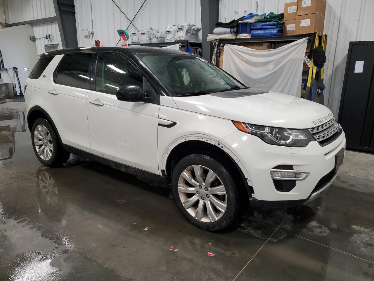 2016 Land Rover Discovery VIN SALCT2BG8GH598191 Copart auction photo, minor dent/scratches / normal wear damage thumbnail 4