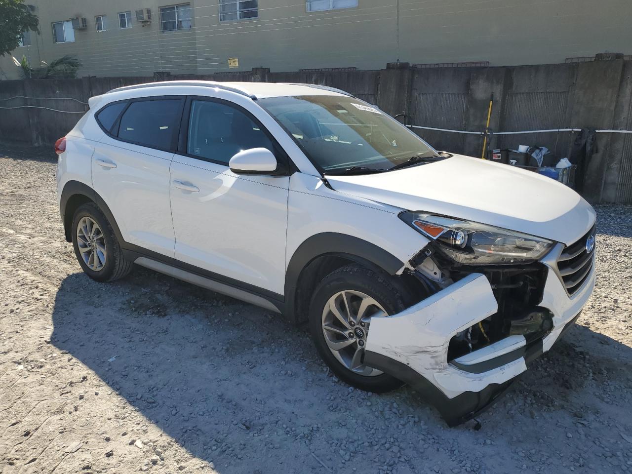 2017 Hyundai Tucson VIN KM8J33A49HU470266 Copart auction photo, front end damage thumbnail 4