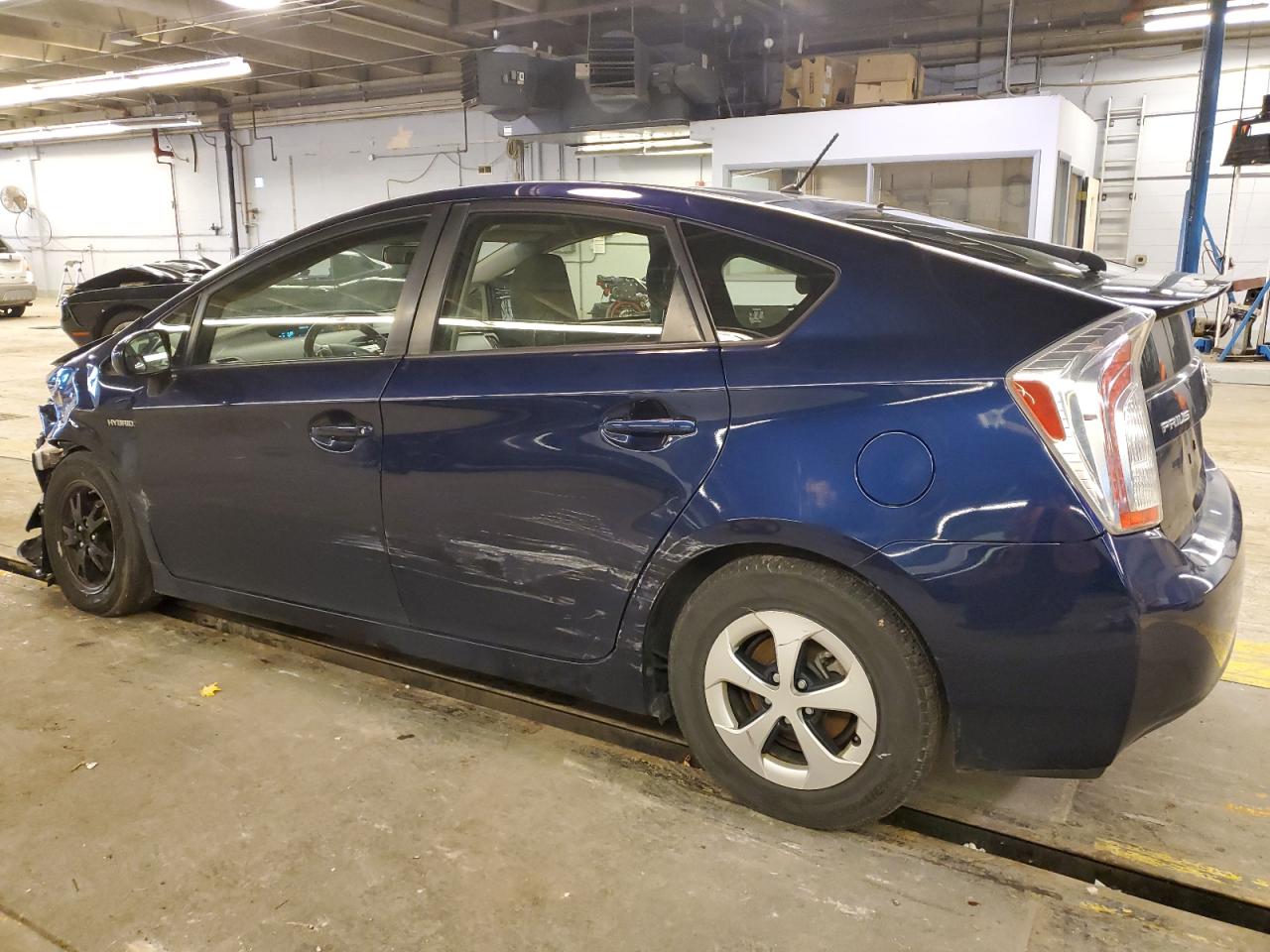 2014 Toyota Prius VIN JTDKN3DU2E0359737 Copart auction photo, front end / side damage thumbnail 2