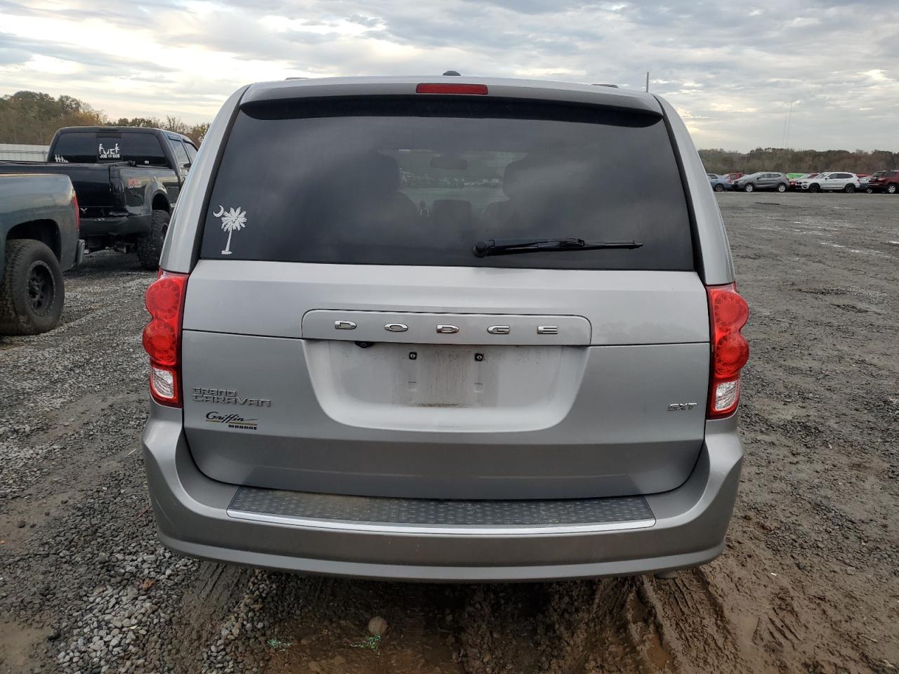 2019 Dodge Caravan VIN 2C4RDGCG8KR501661 Copart auction photo, front end / minor dent/scratches damage thumbnail 6