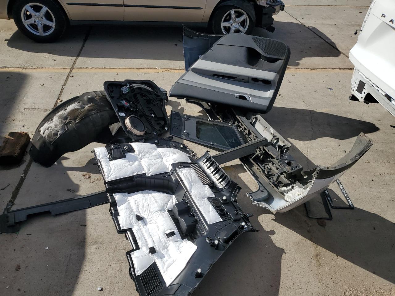 2020 Hyundai Palisade VIN KM8R14HEXLU096840 Copart auction photo, stripped damage thumbnail 12