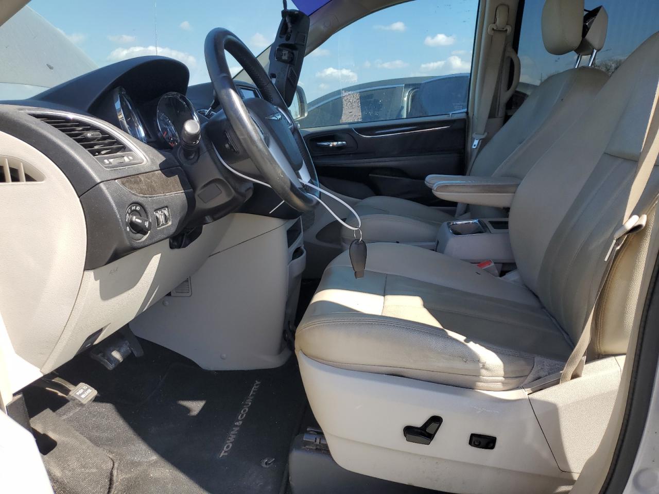 2013 Chrysler Town & Country VIN 2C4RC1BG4DR660259 Copart auction photo, rear end damage thumbnail 7