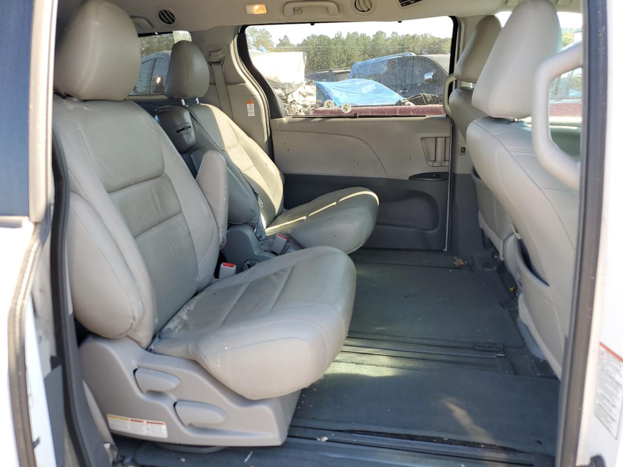 2015 Toyota Sienna VIN 5TDKK3DC1FS603831 Copart auction photo, all over damage thumbnail 10