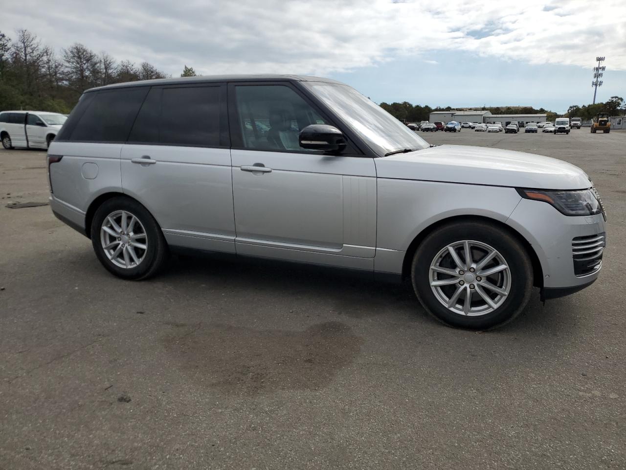2020 Land Rover Range Rover VIN SALGR2SU3LA587298 Copart auction photo, missing/altered vin / minor dent/scratches damage thumbnail 4
