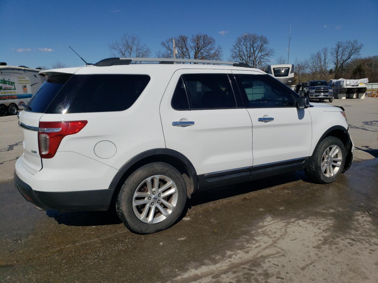 2014 Ford Explorer VIN 1FM5K8D80EGC23230 Copart auction photo, front end / hail damage thumbnail 3