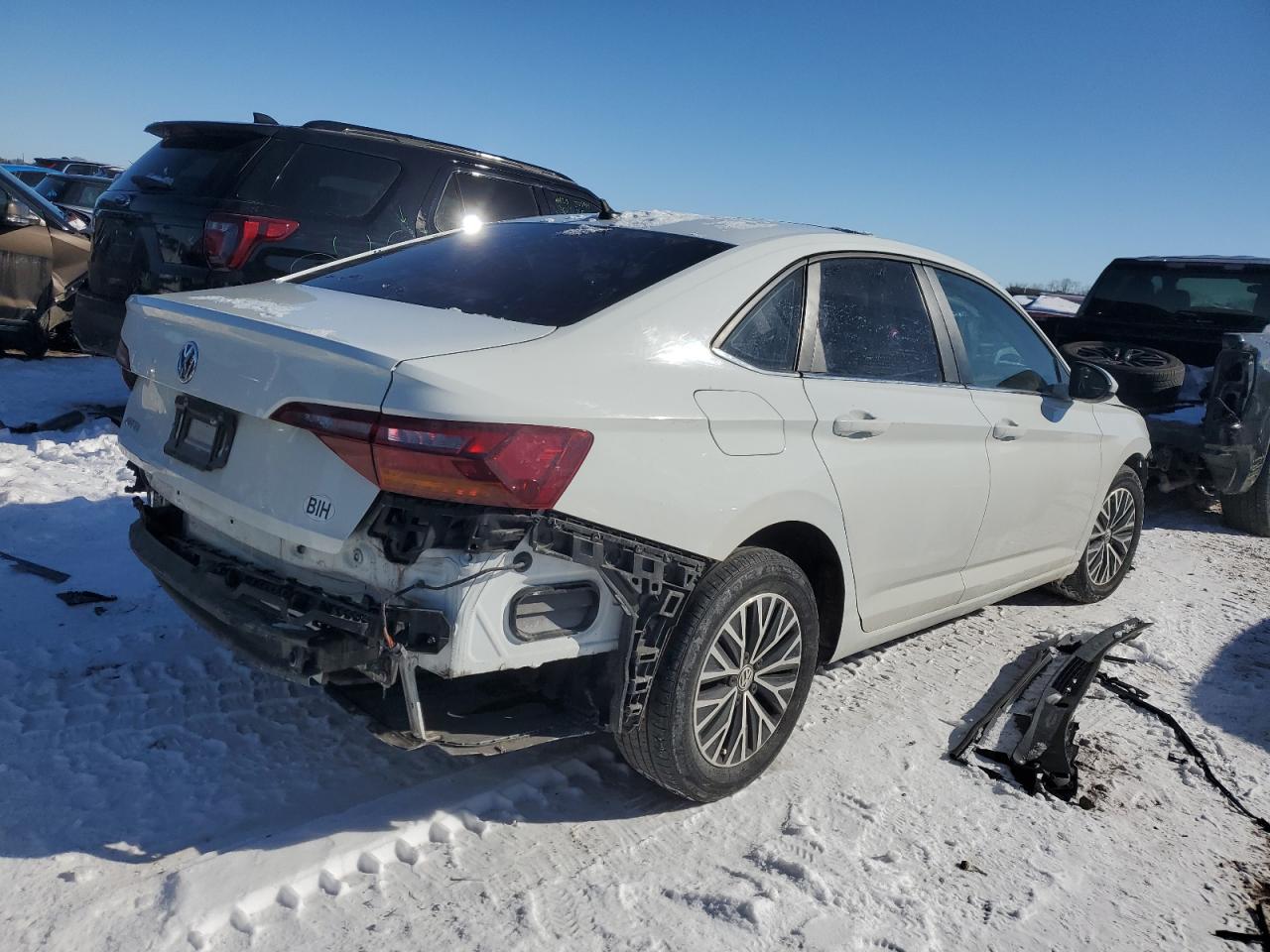 2019 Volkswagen Jetta VIN 3VWCB7BUXKM155975 Copart auction photo, front end / rear end damage thumbnail 3