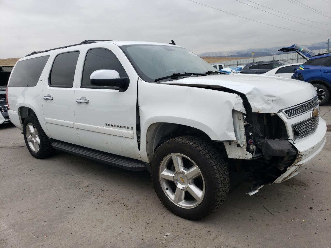 2007 Chevrolet Suburban VIN 1GNFK16397J365994 Copart auction photo, front end / side damage thumbnail 4